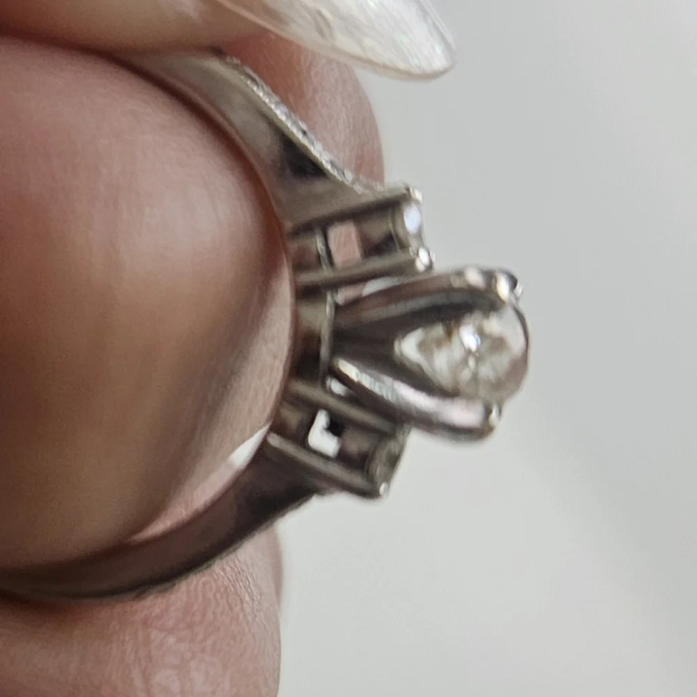 Dimond engagement ring - Picture 4 of 7